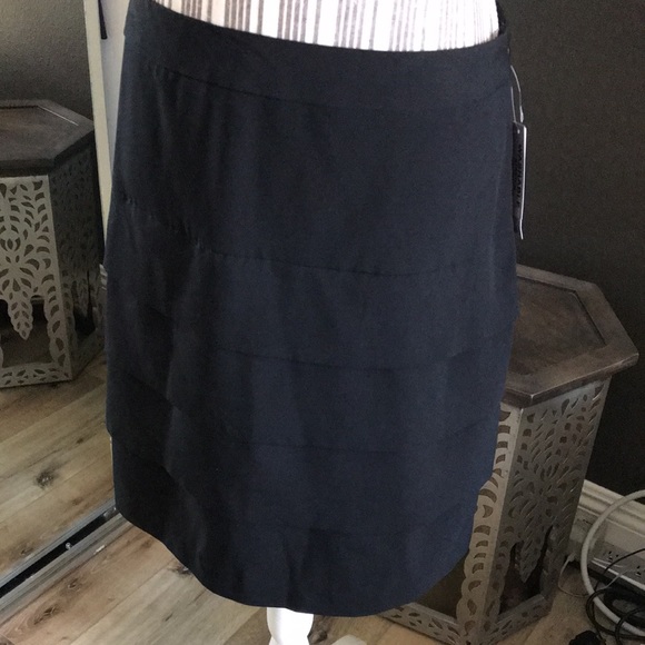 Larry Levine, black skirt, super flattering - Picture 2 of 10